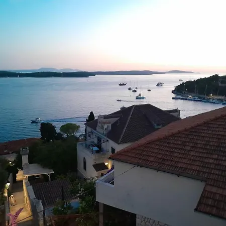 Daire Attica Dream Hvar Town