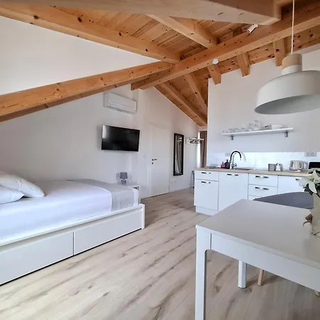 Attica Dream Daire Hvar Town